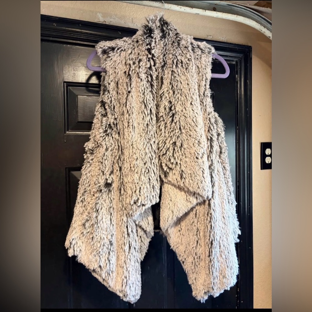 Women's Faux Fur Vest - Gray
